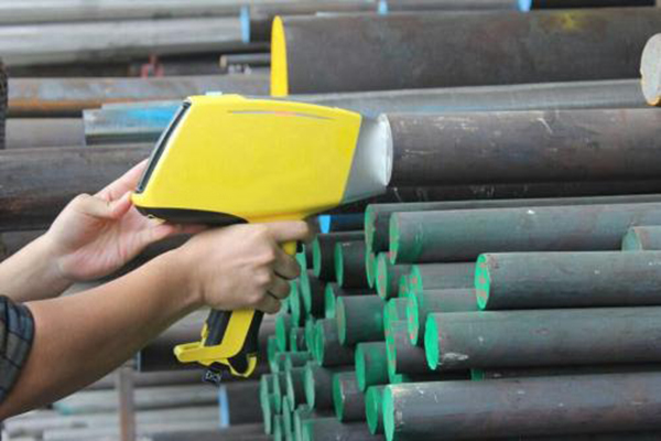 使用手持式光譜儀檢測(cè)金屬 /cxyq/20200805134338-FntK7xsCwb9pcpLqdlaaqMMle6Rr.jpg